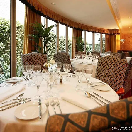 Mercure Fairfield Manor Hotel 4*