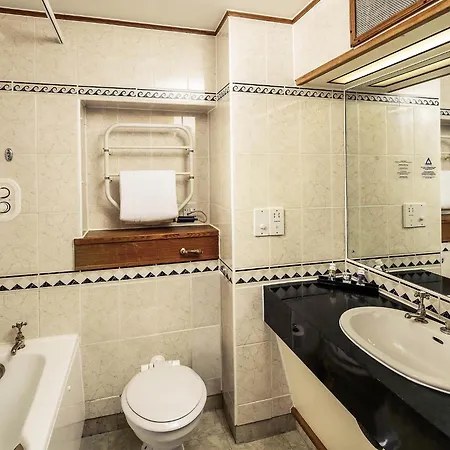 Mercure Fairfield Manor Hotel