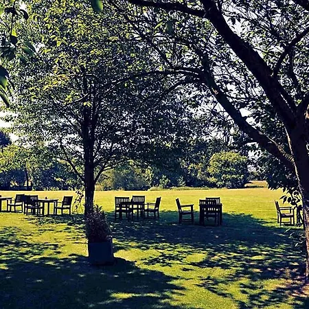 Mercure Fairfield Manor Szálloda