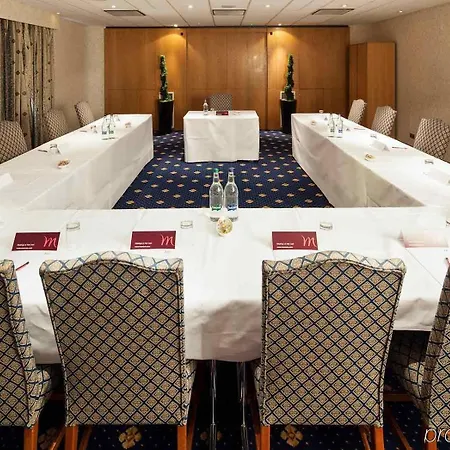 Mercure Fairfield Manor Hotel 4*