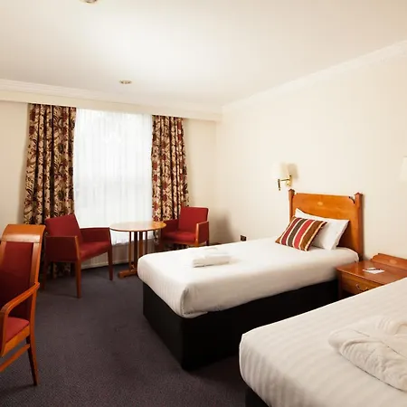 Mercure Fairfield Manor Hotel 4*