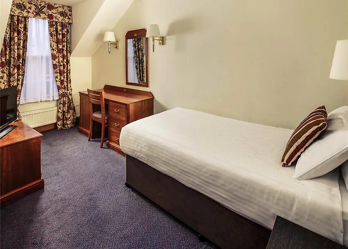 Mercure Fairfield Manor 4*